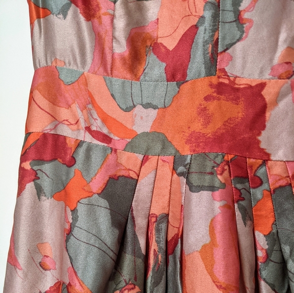 BANANA REPUBLIC Beautiful 100% Silk Dress - Picture 13 of 14
